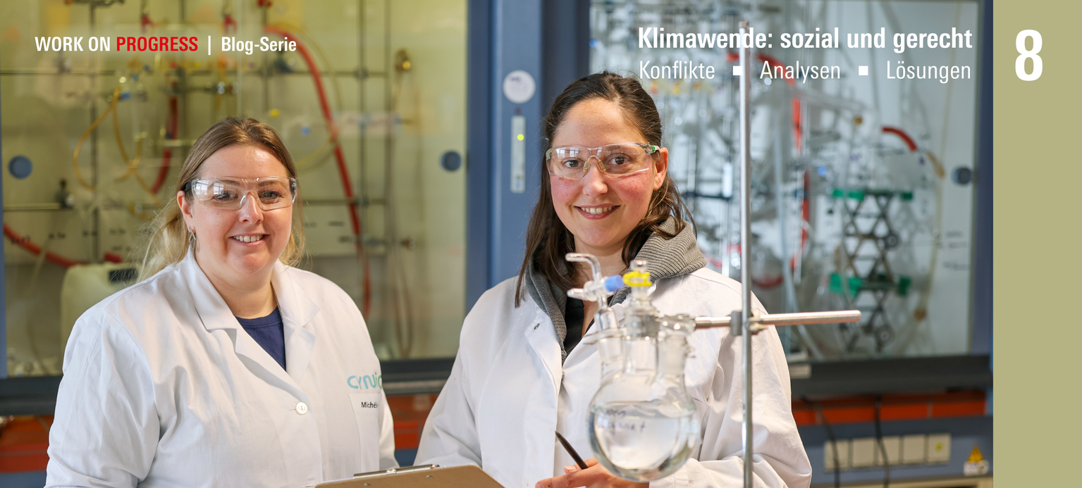 Zwei Chemikerinnen im Labor